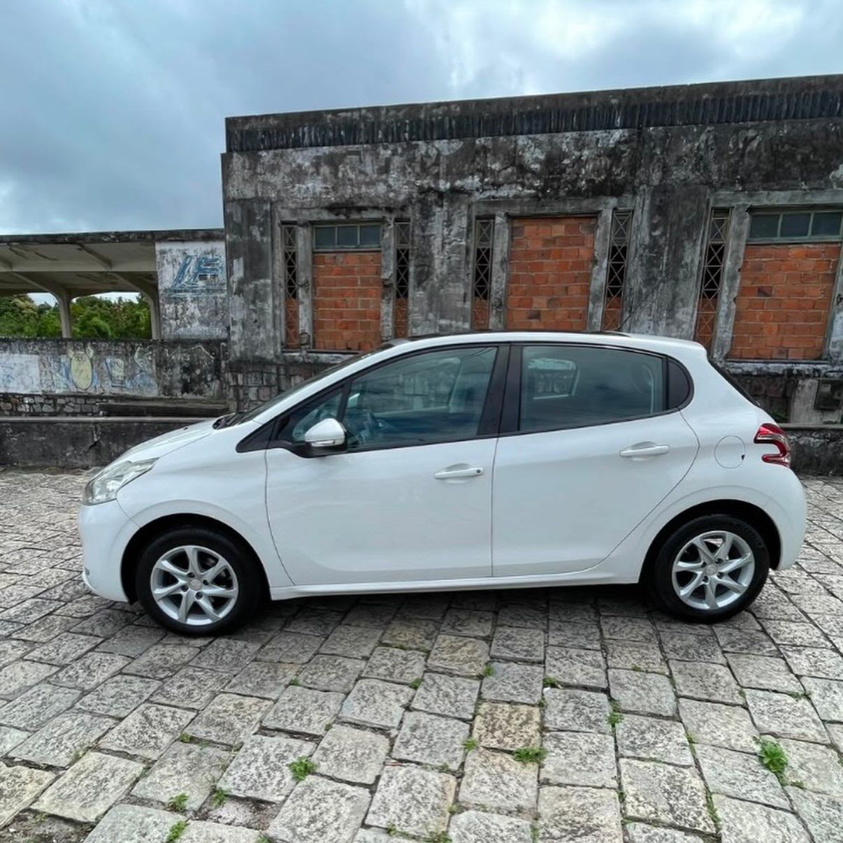 Peugeot 208 5