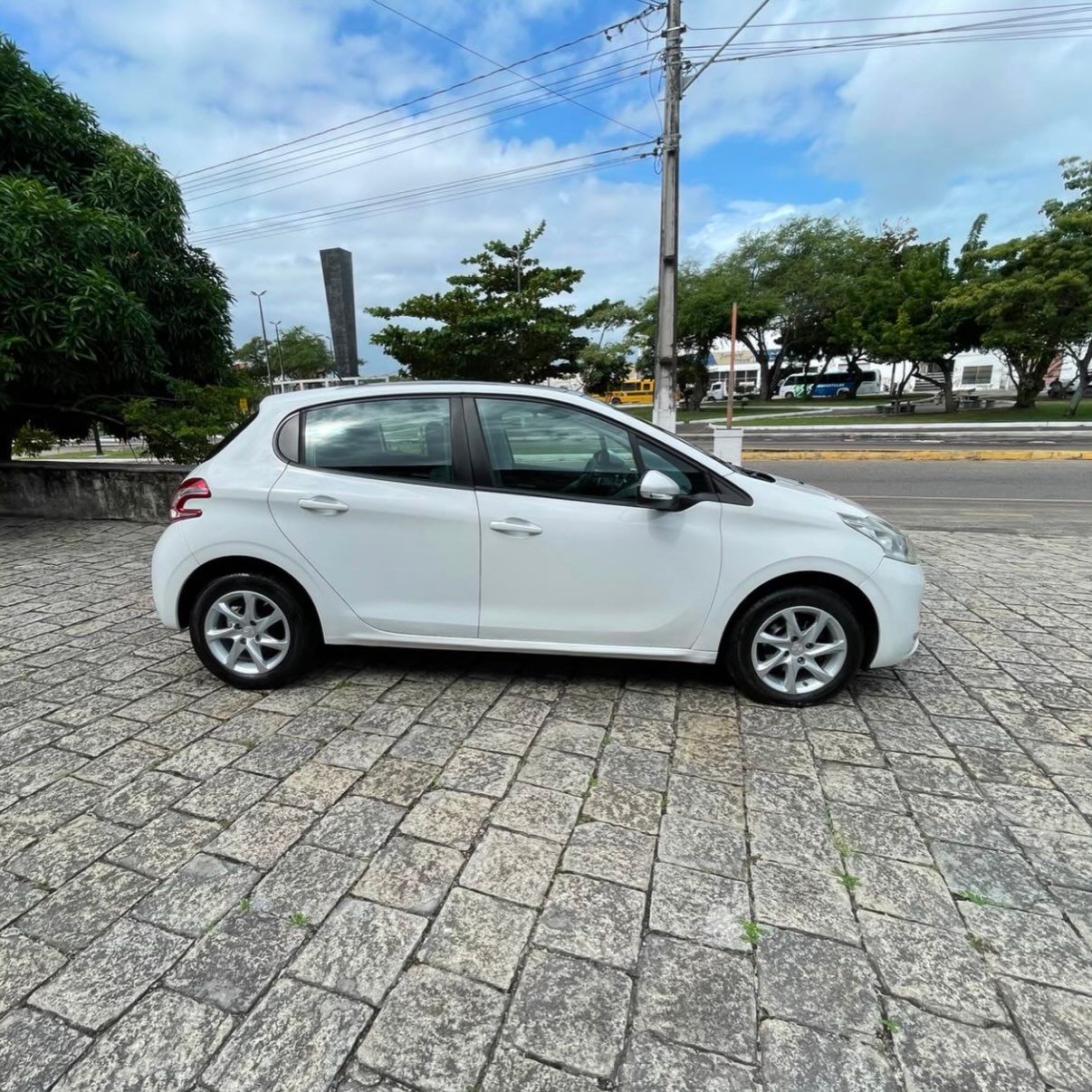Peugeot 208 4