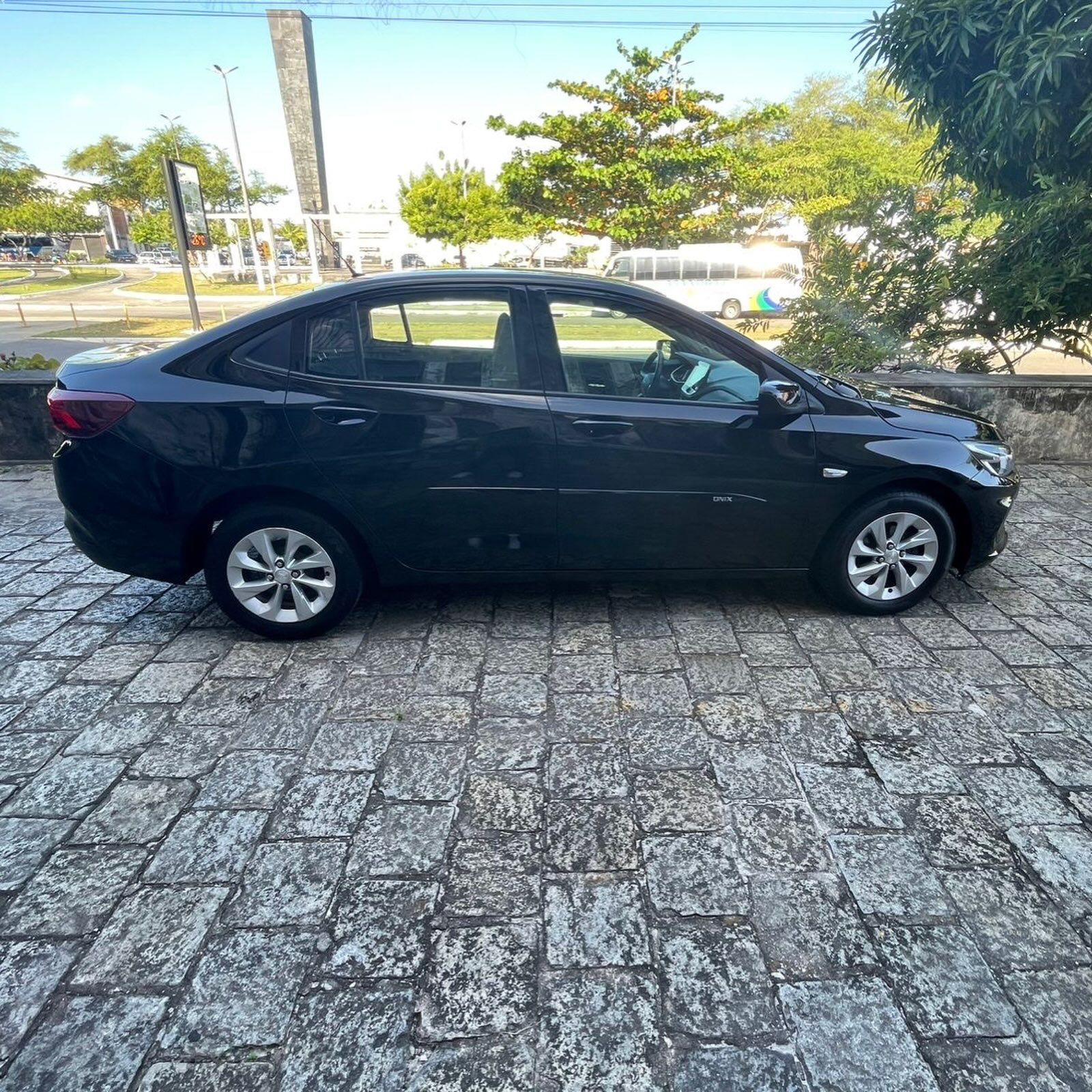 Chevrolet Onix 4