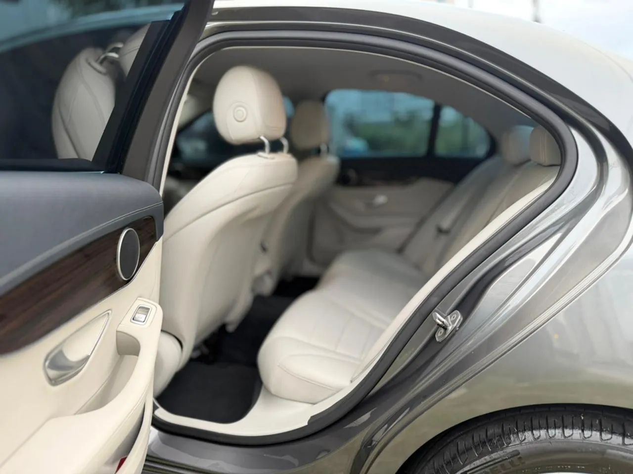 Mercedes-Benz C-180 13