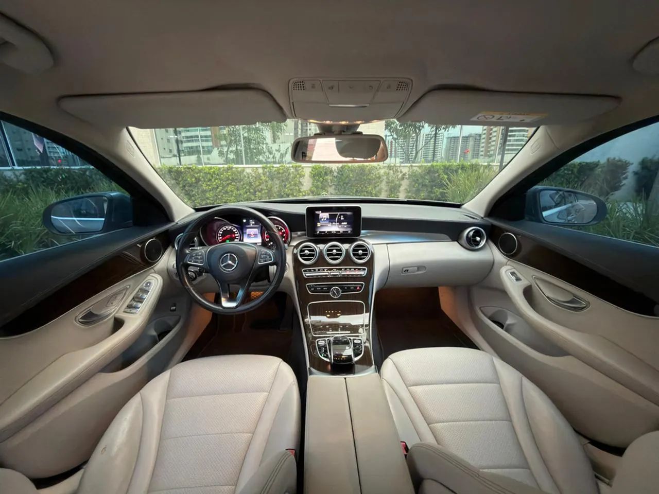 Mercedes-Benz C-180 11
