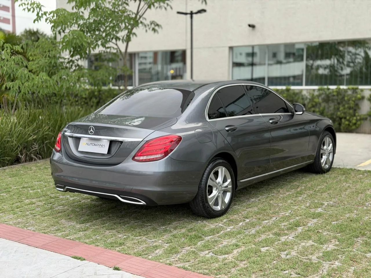 Mercedes-Benz C-180 5