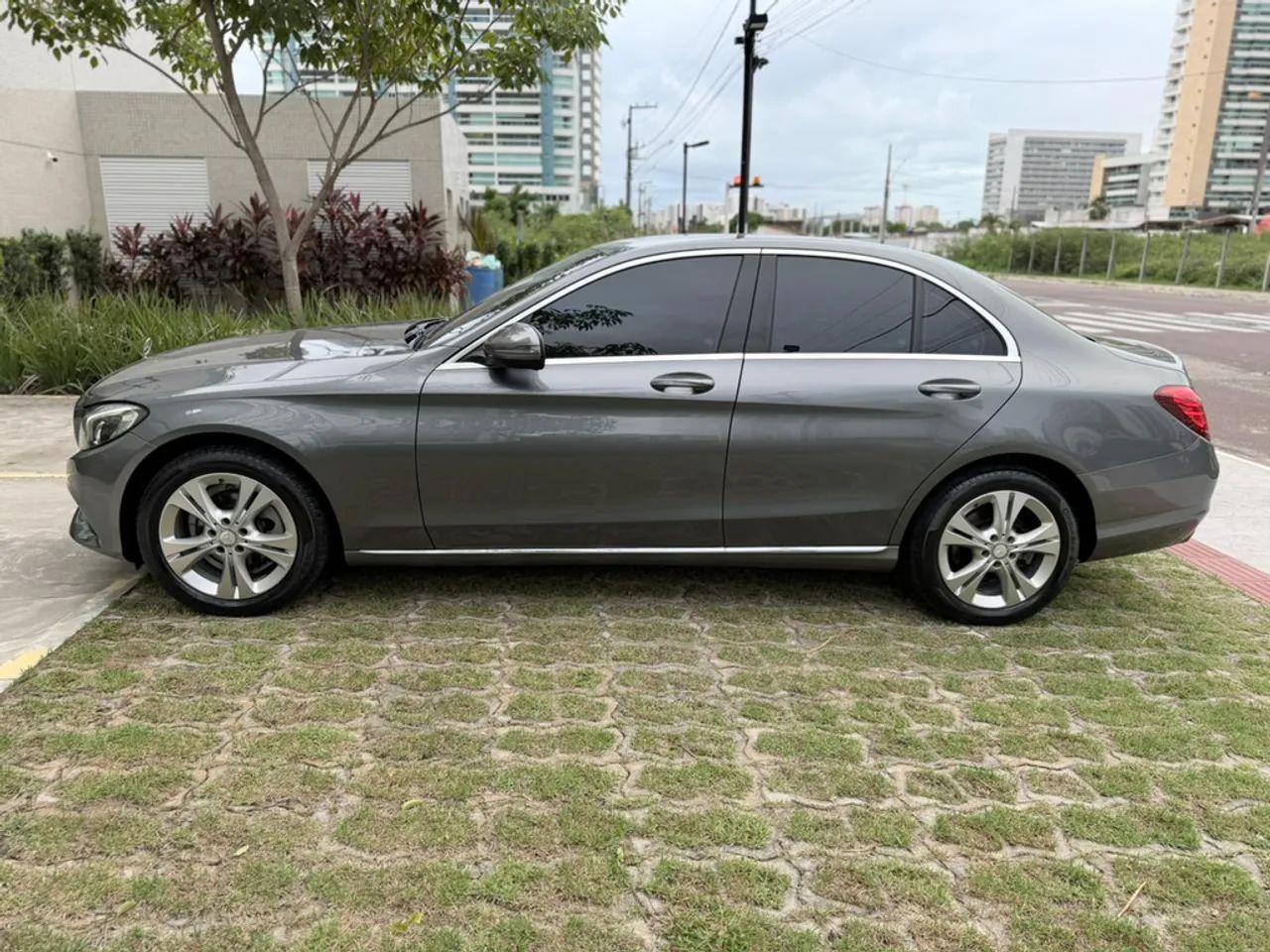 Mercedes-Benz C-180 8