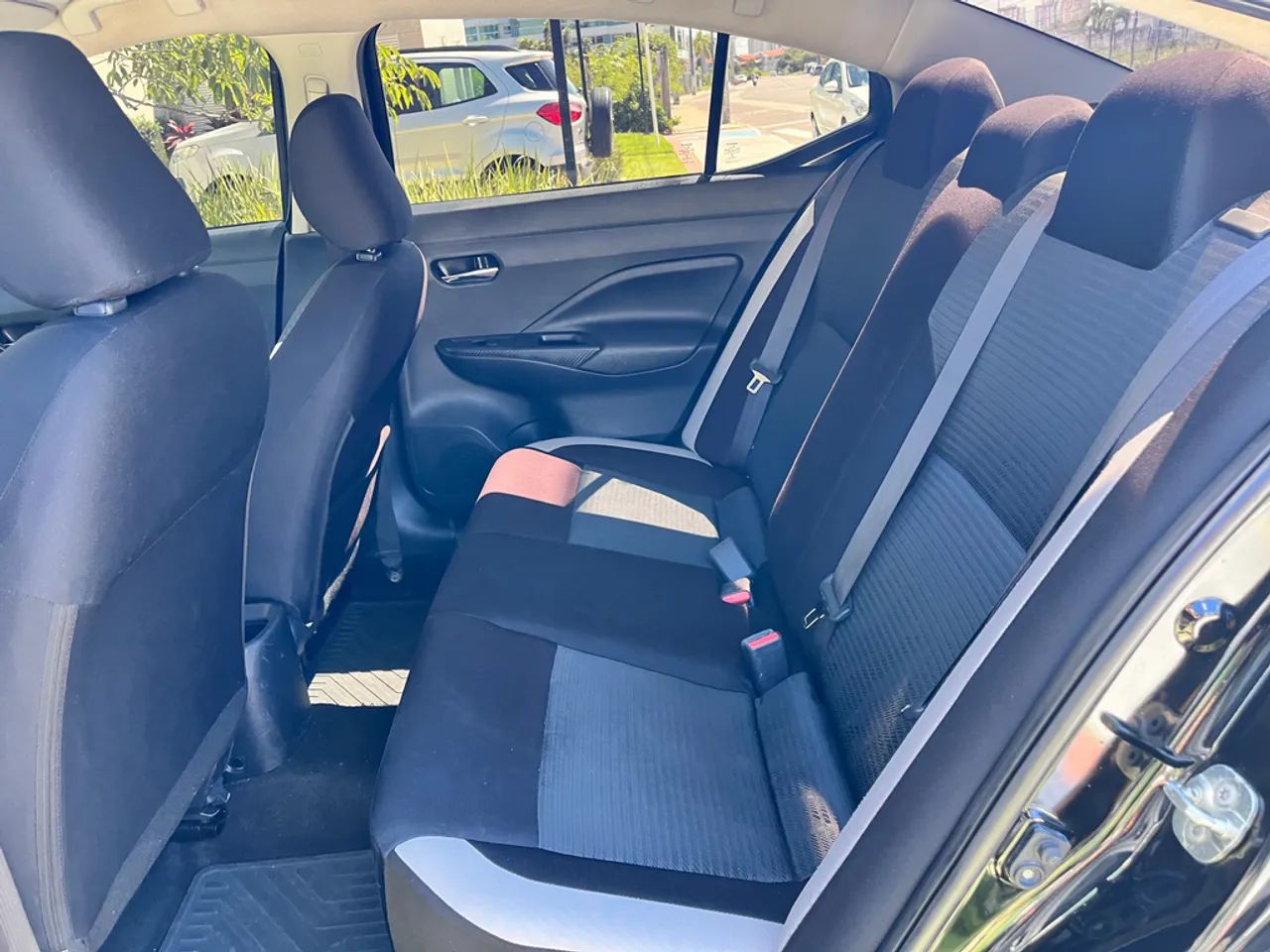 Nissan VERSA 13