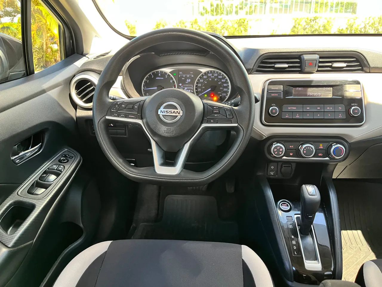 Nissan VERSA 9
