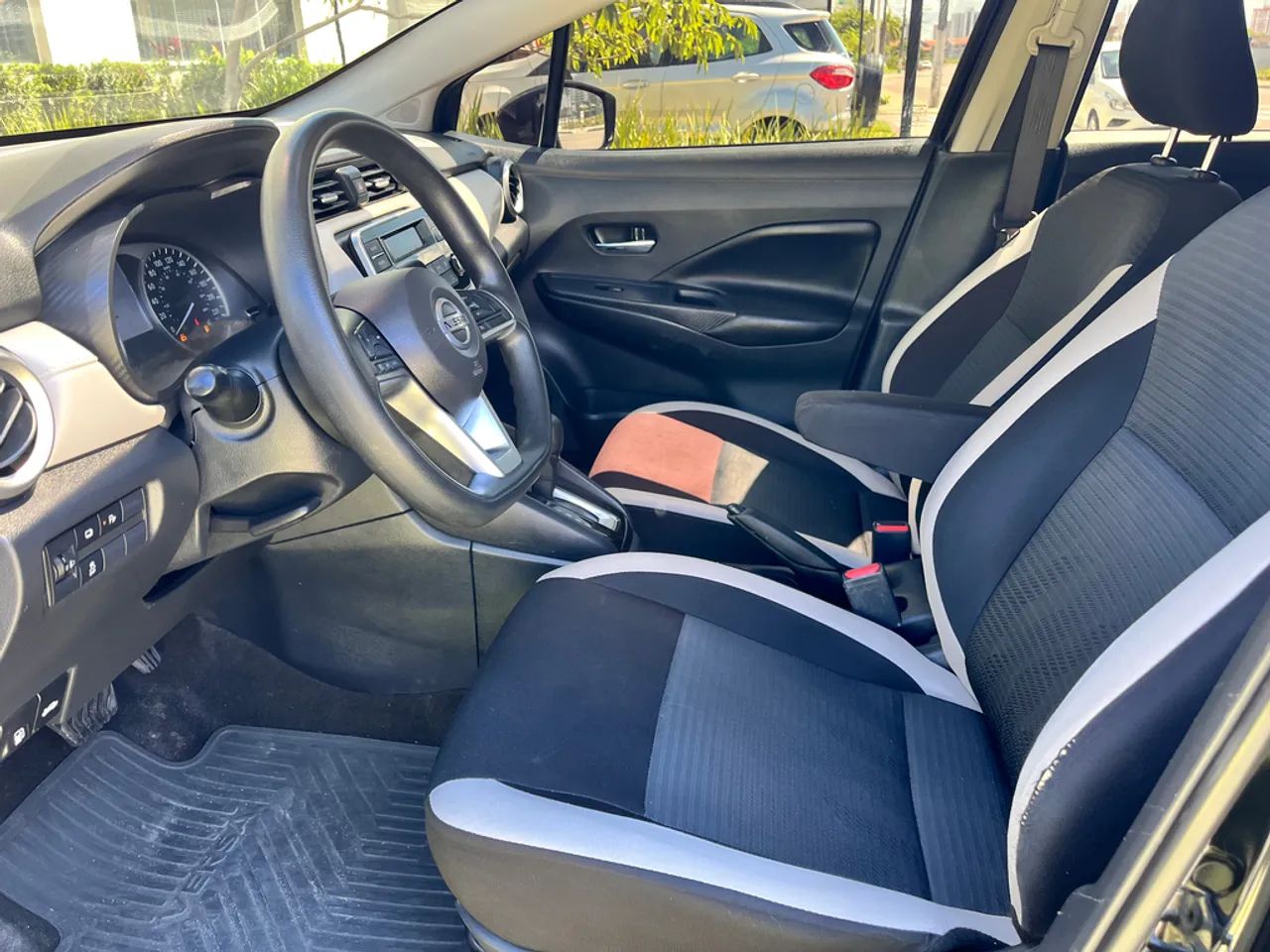 Nissan VERSA 12