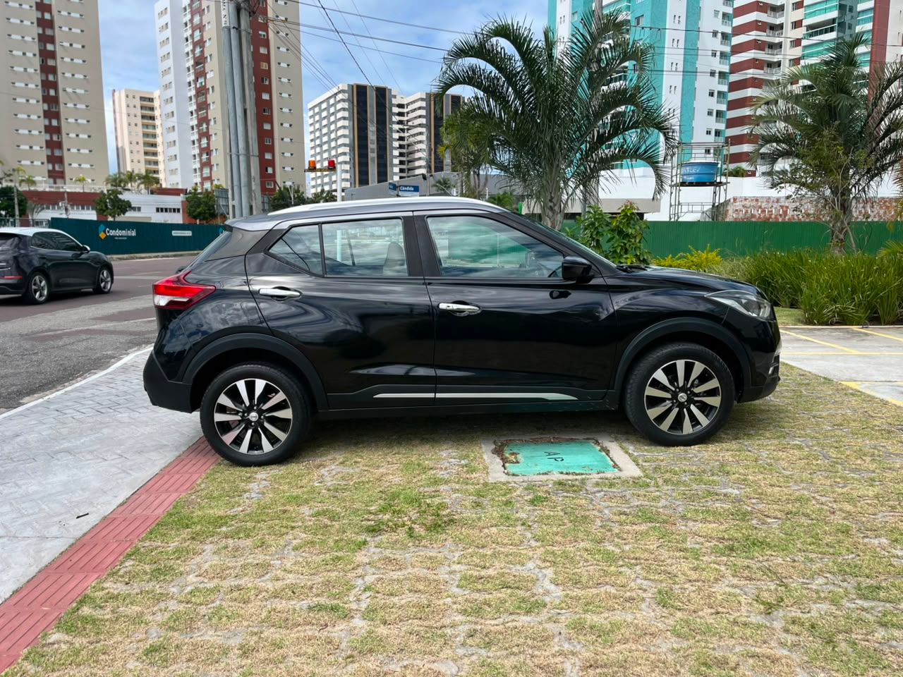 Nissan KICKS 5