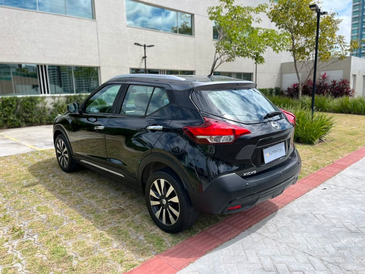 Nissan KICKS 6
