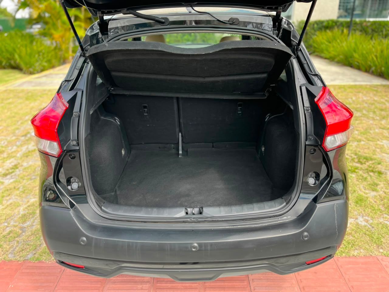 Nissan KICKS 15