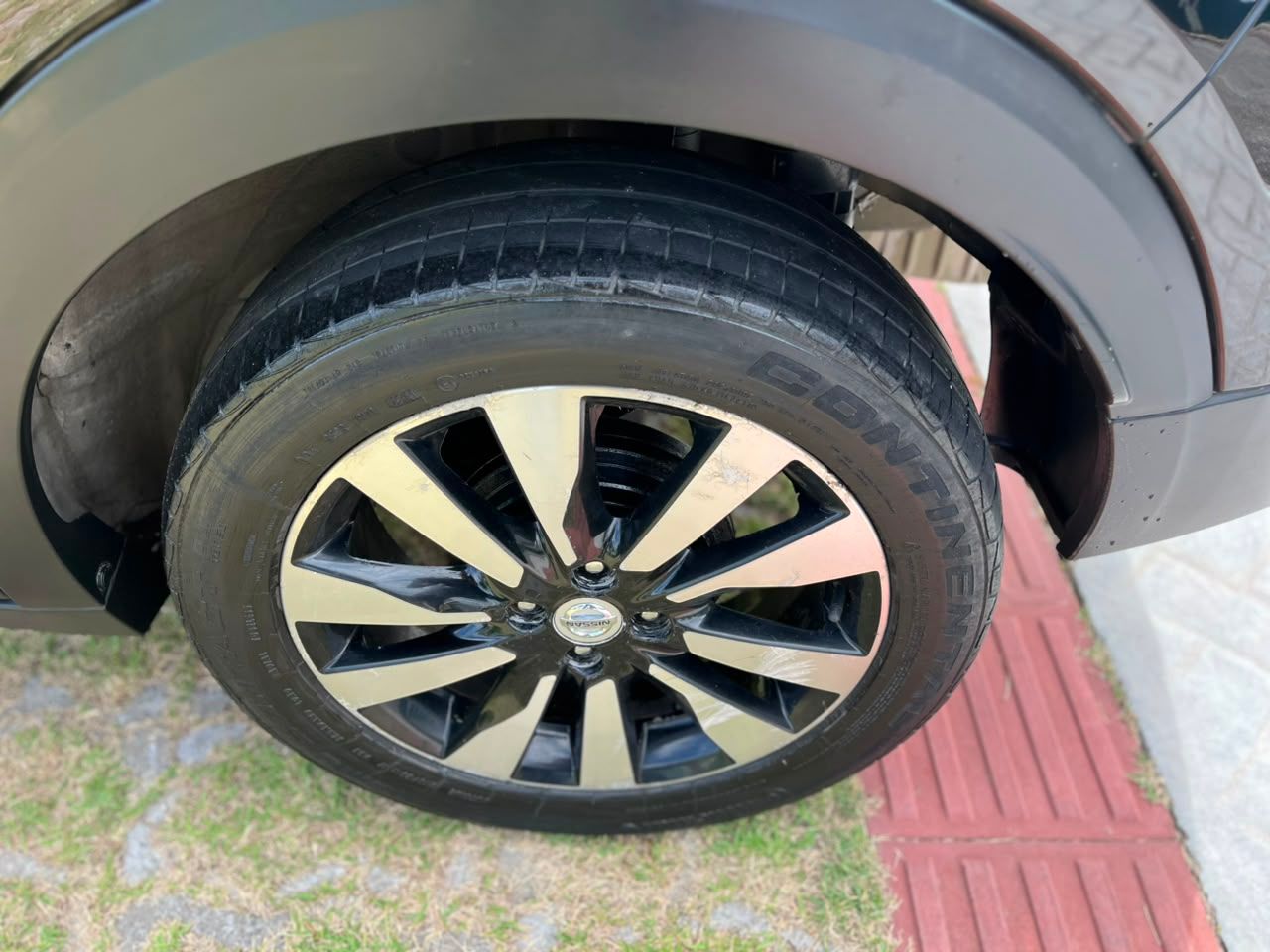 Nissan KICKS 18