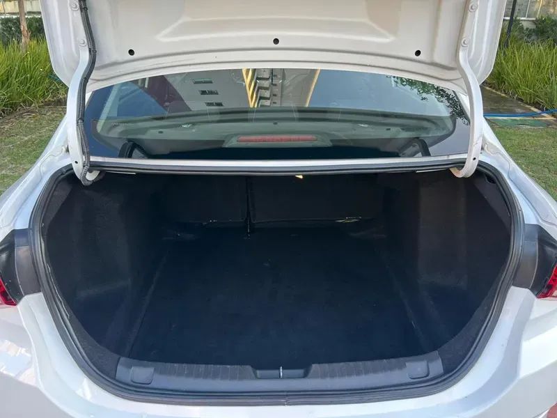 Chevrolet ONIX 10