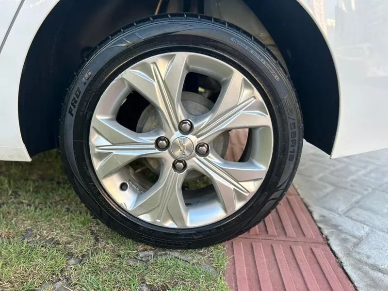 Chevrolet ONIX 18