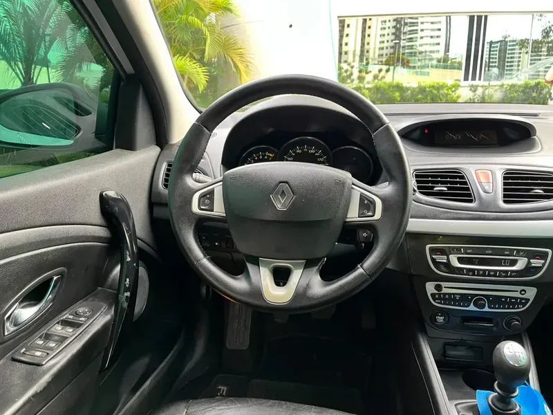 Renault FLUENCE 8