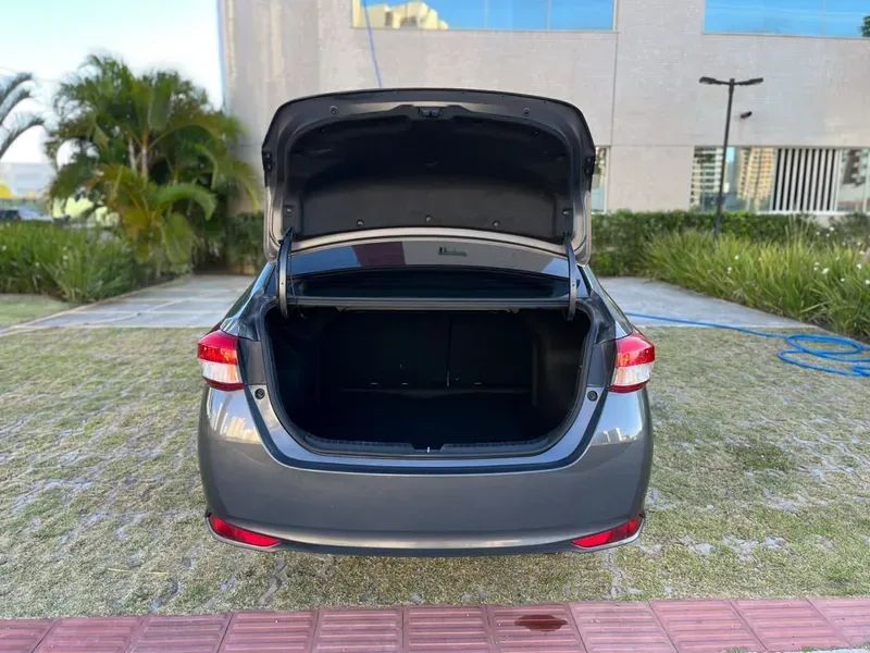 Toyota YARIS 18