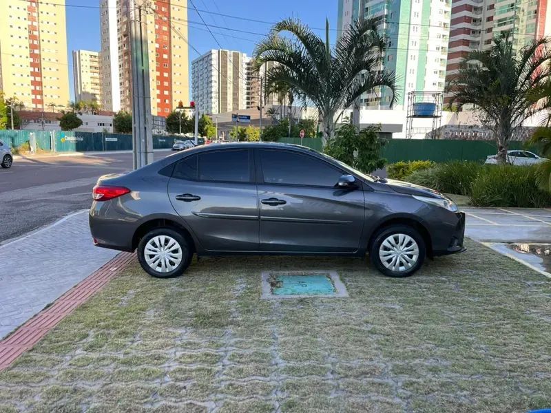 Toyota YARIS 4