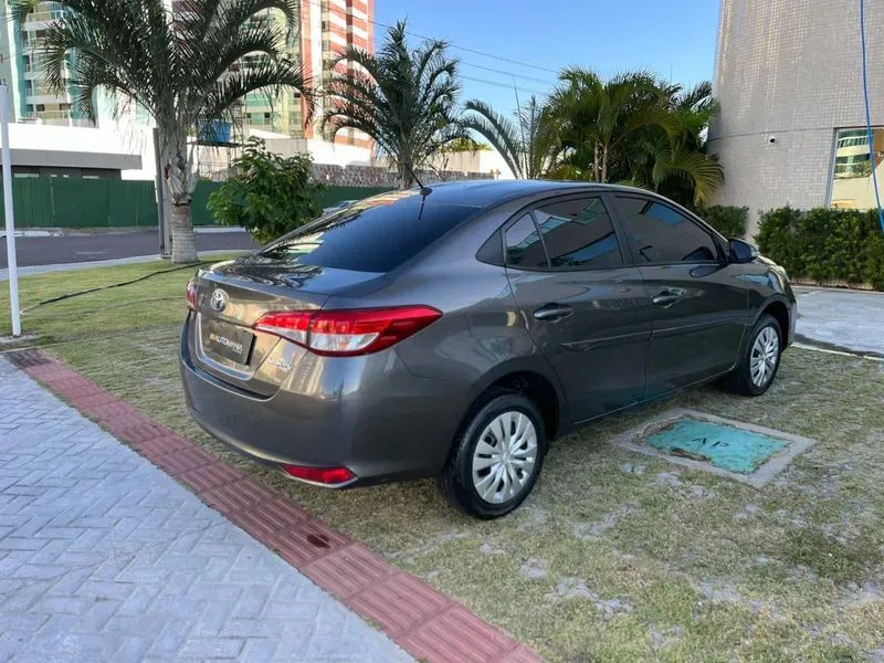 Toyota YARIS 5