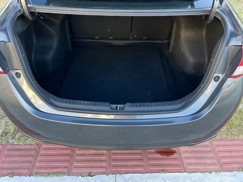 Toyota YARIS 19