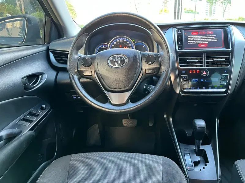 Toyota YARIS 11