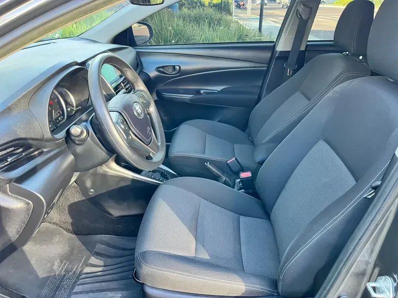 Toyota YARIS 14