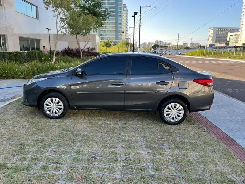 Toyota YARIS 8
