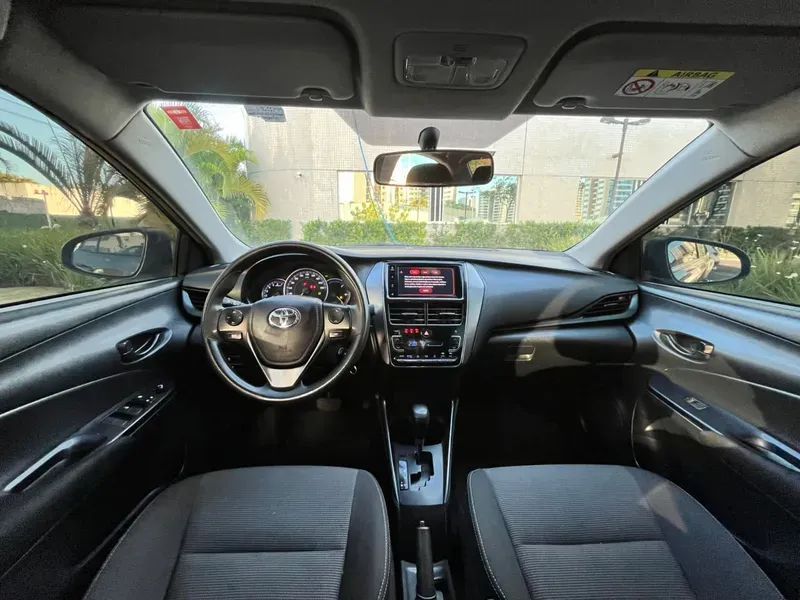 Toyota YARIS 13
