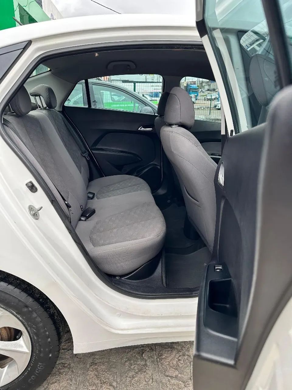 Hyundai HB20S 11