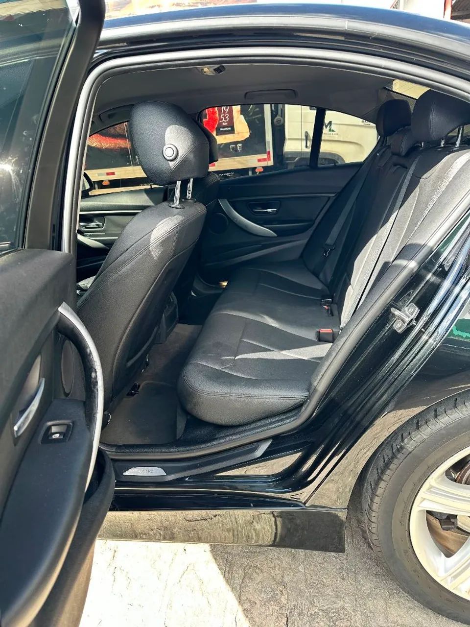 BMW 320I 10
