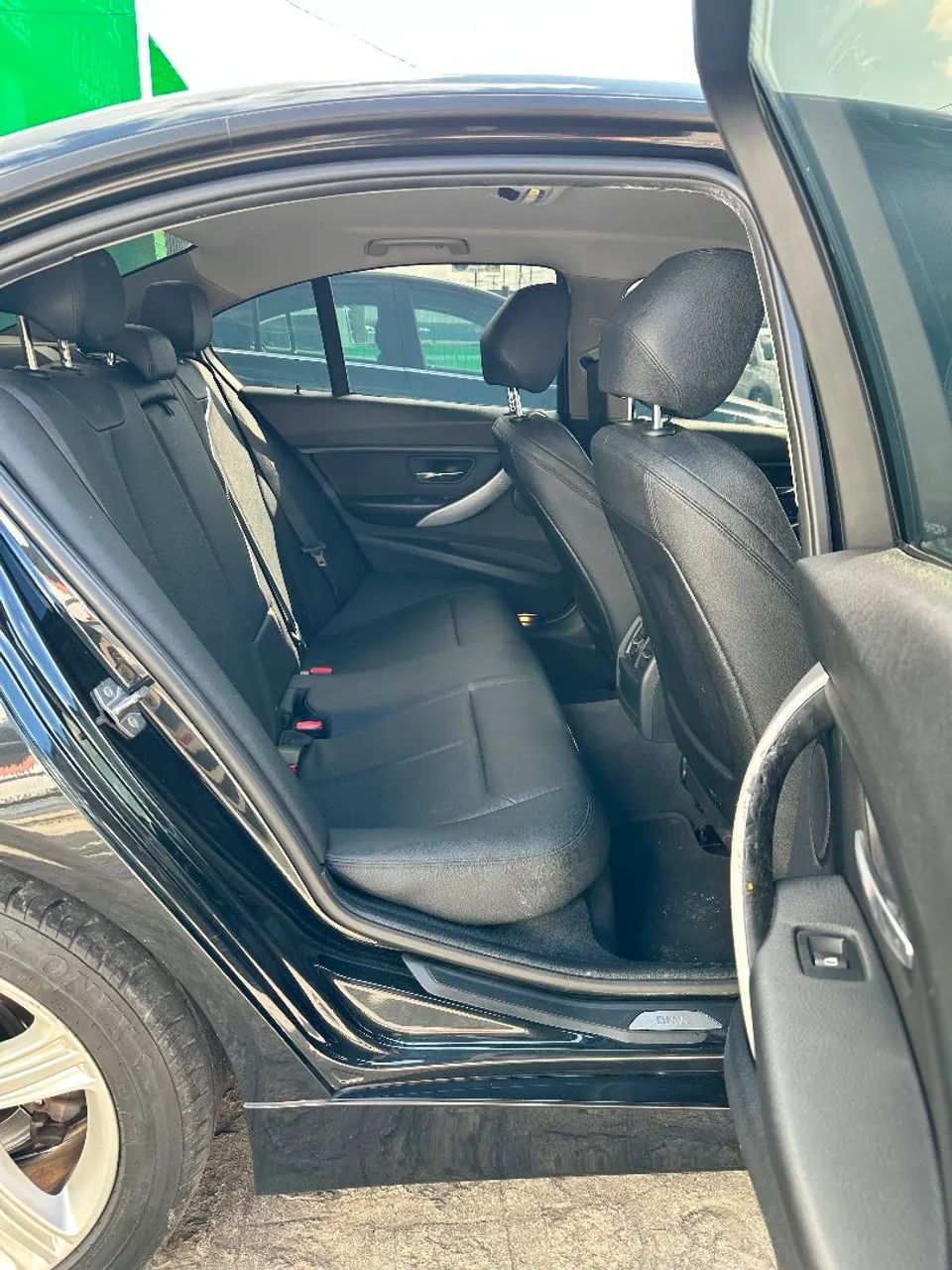 BMW 320I 11