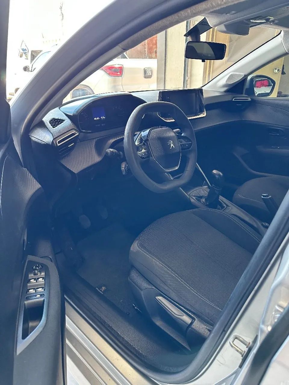 Peugeot 208 8