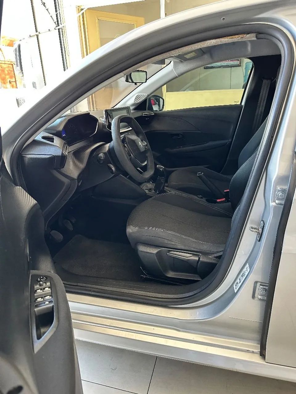 Peugeot 208 7