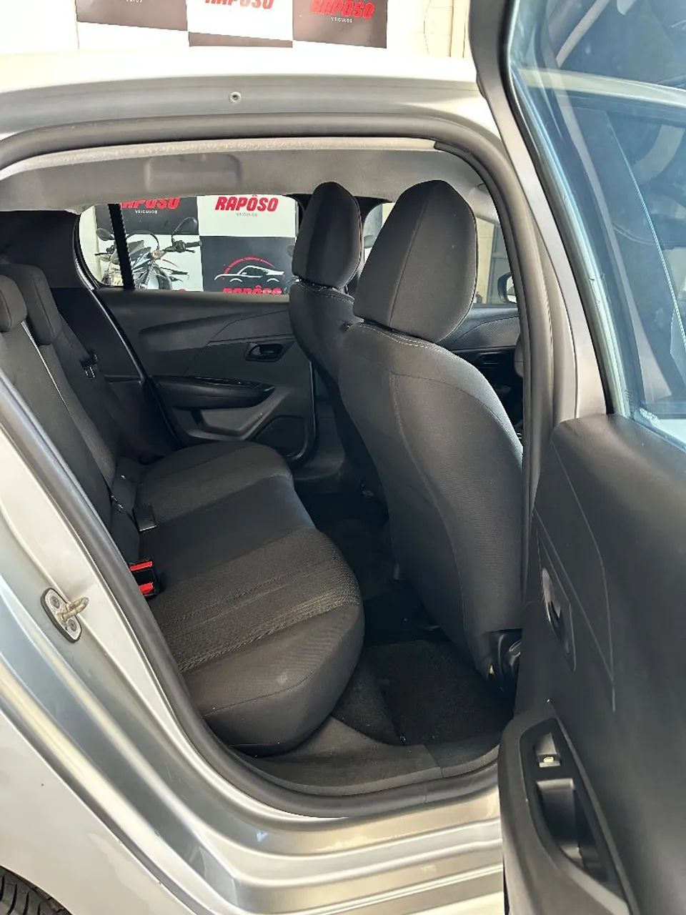 Peugeot 208 9