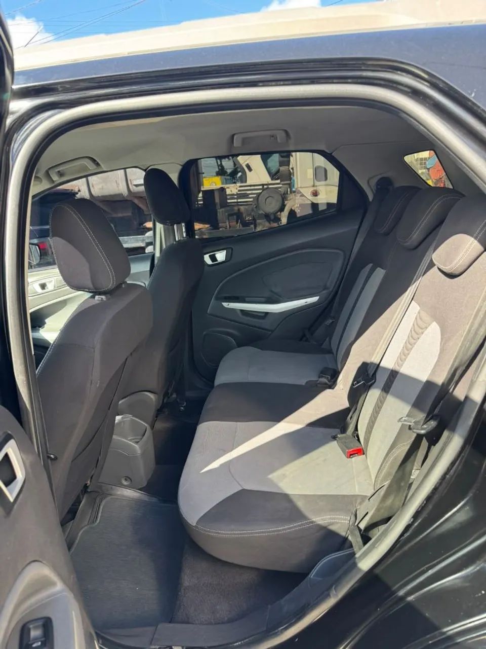 Ford ECOSPORT 9