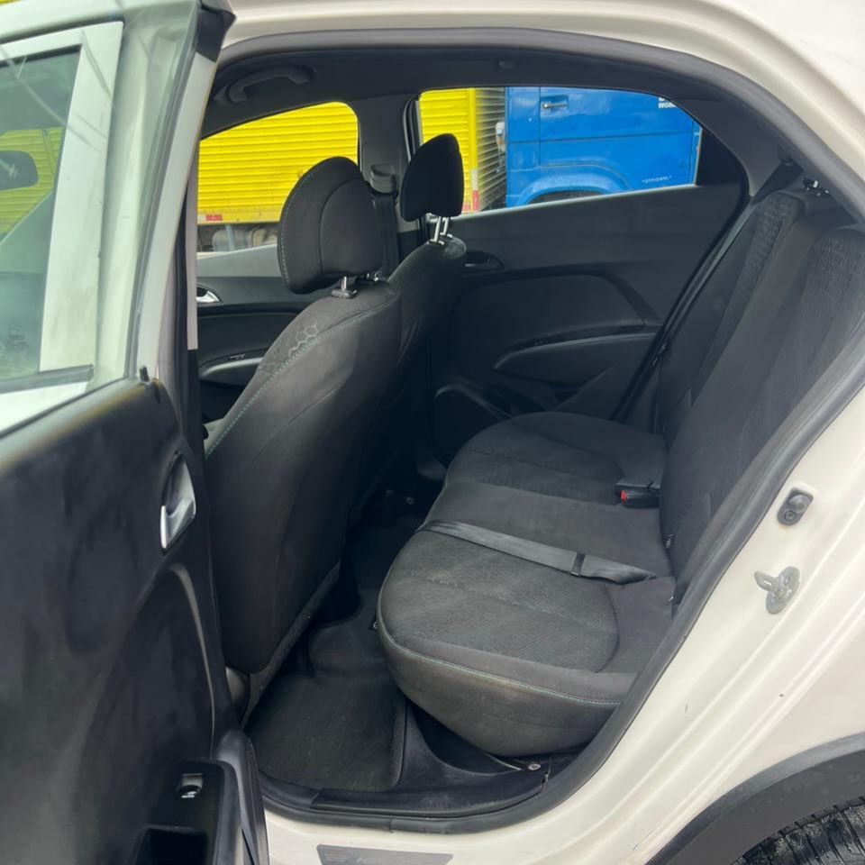 Hyundai HB20X 9