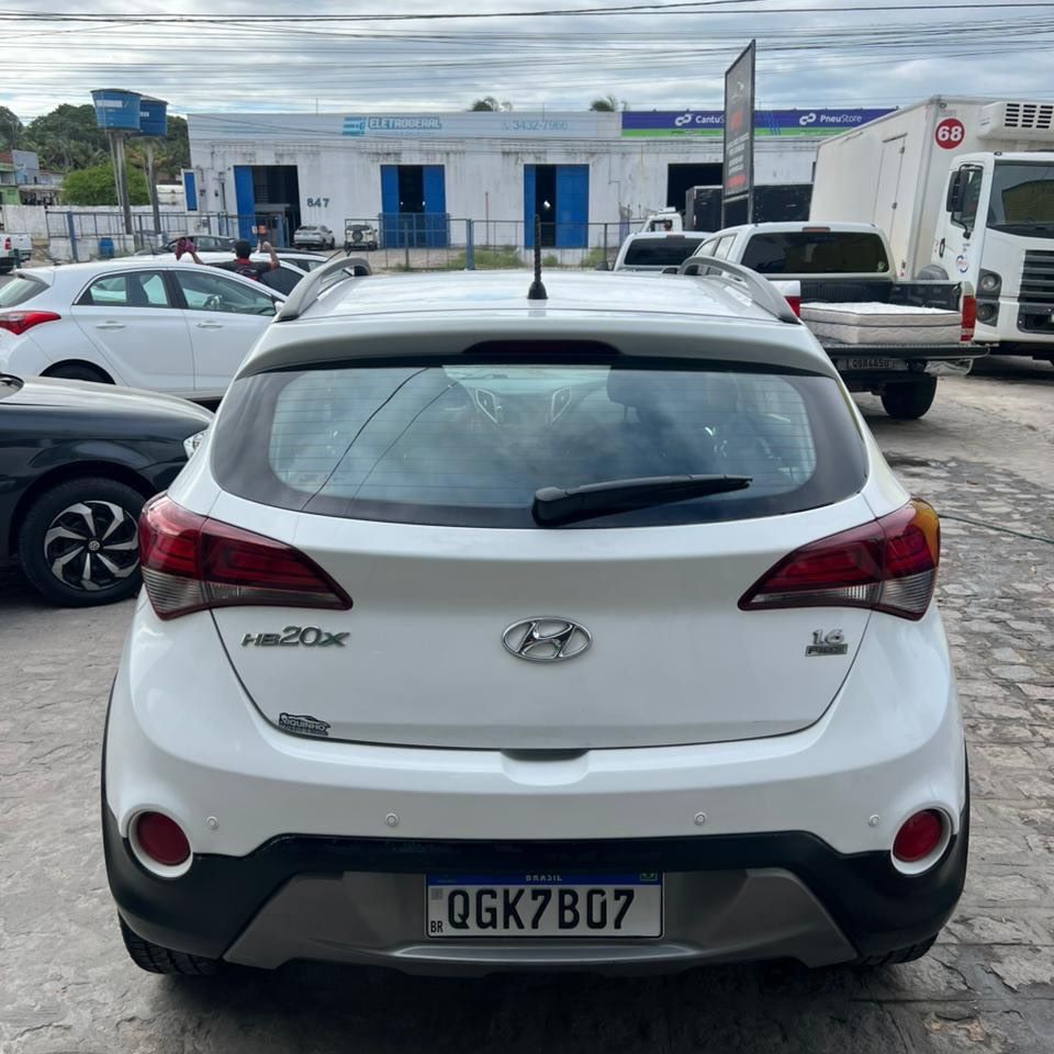 Hyundai HB20X 4
