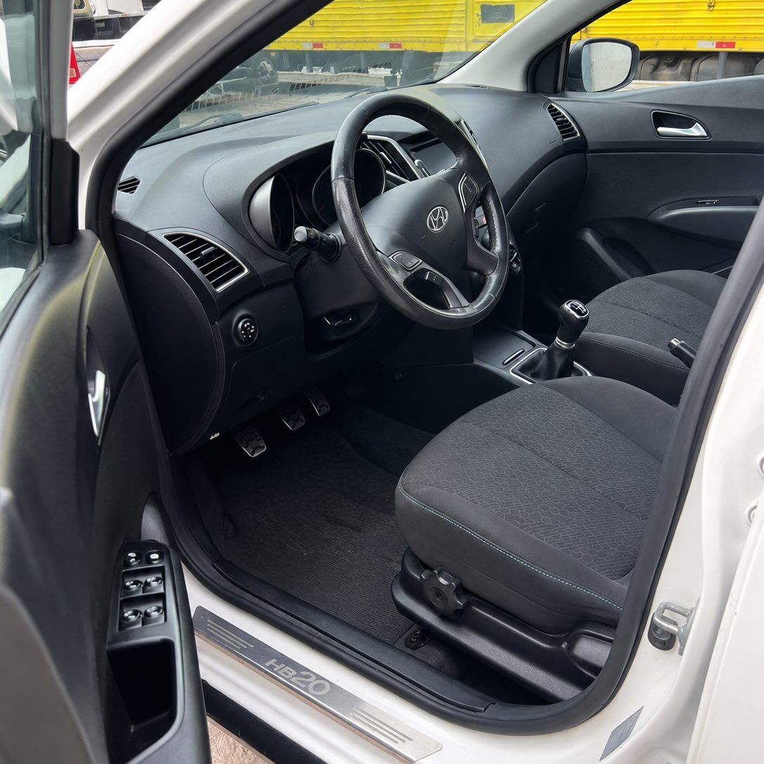 Hyundai HB20X 7