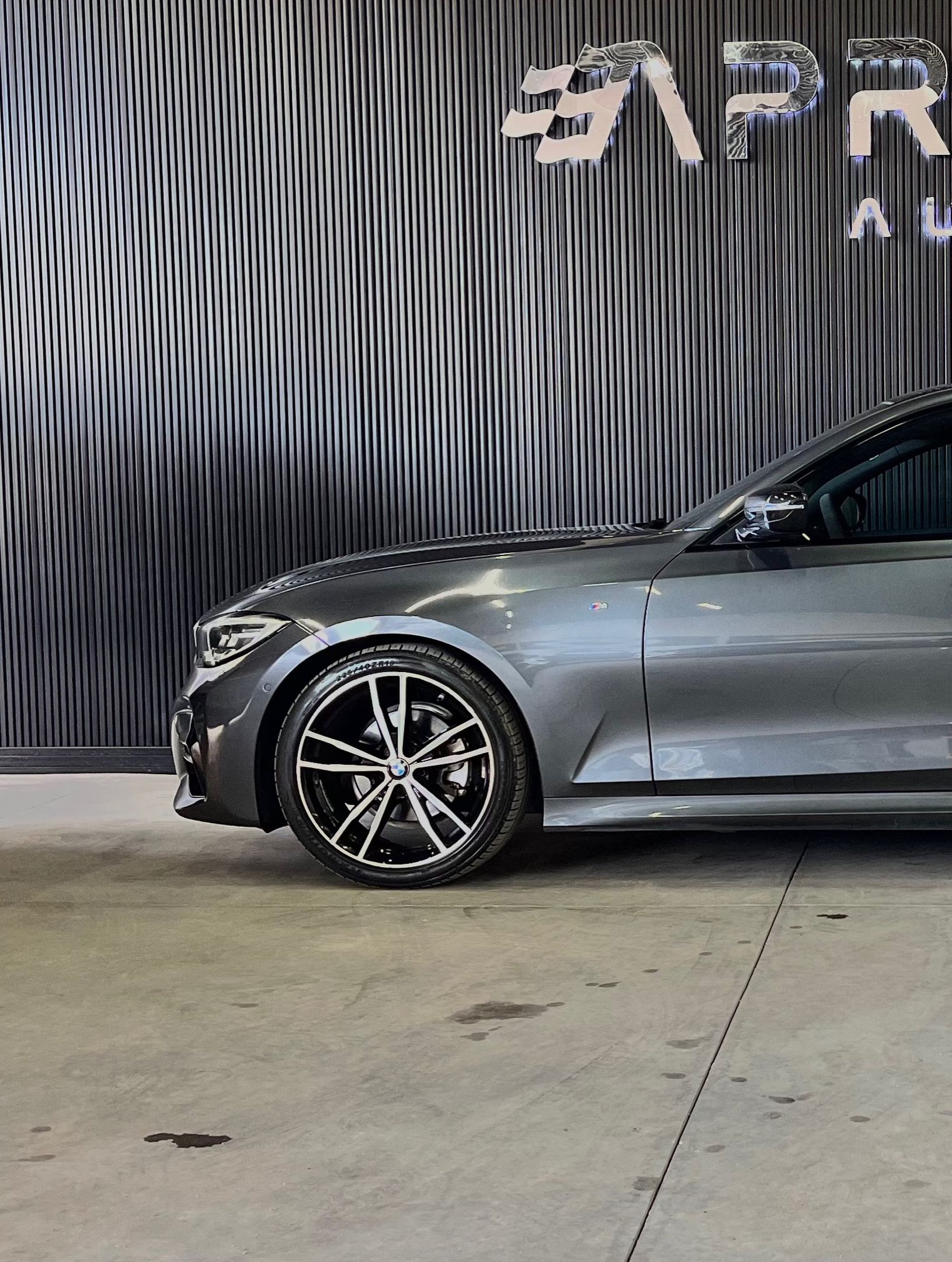 BMW 320i 3