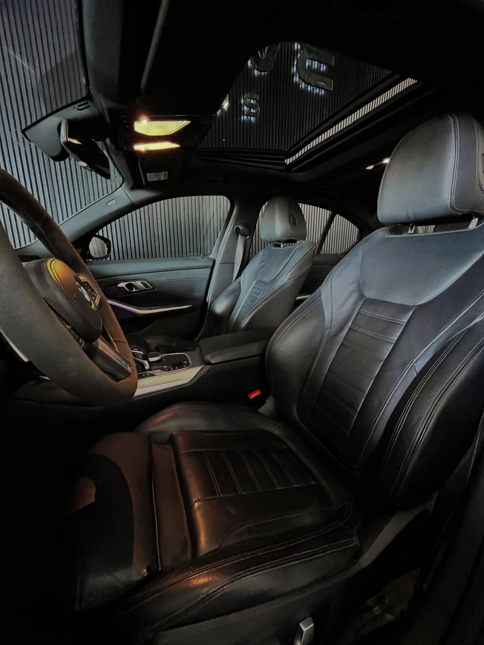 BMW 320i 8