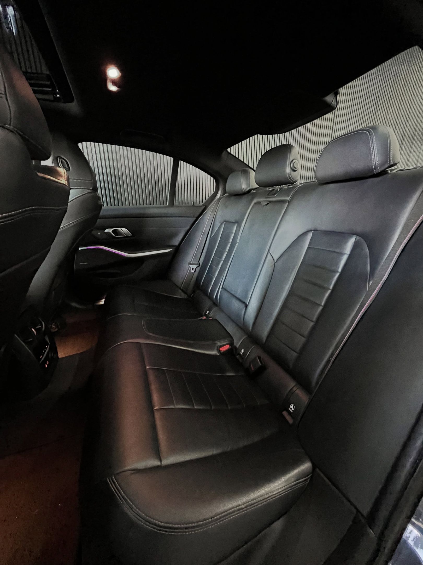 BMW 320i 9