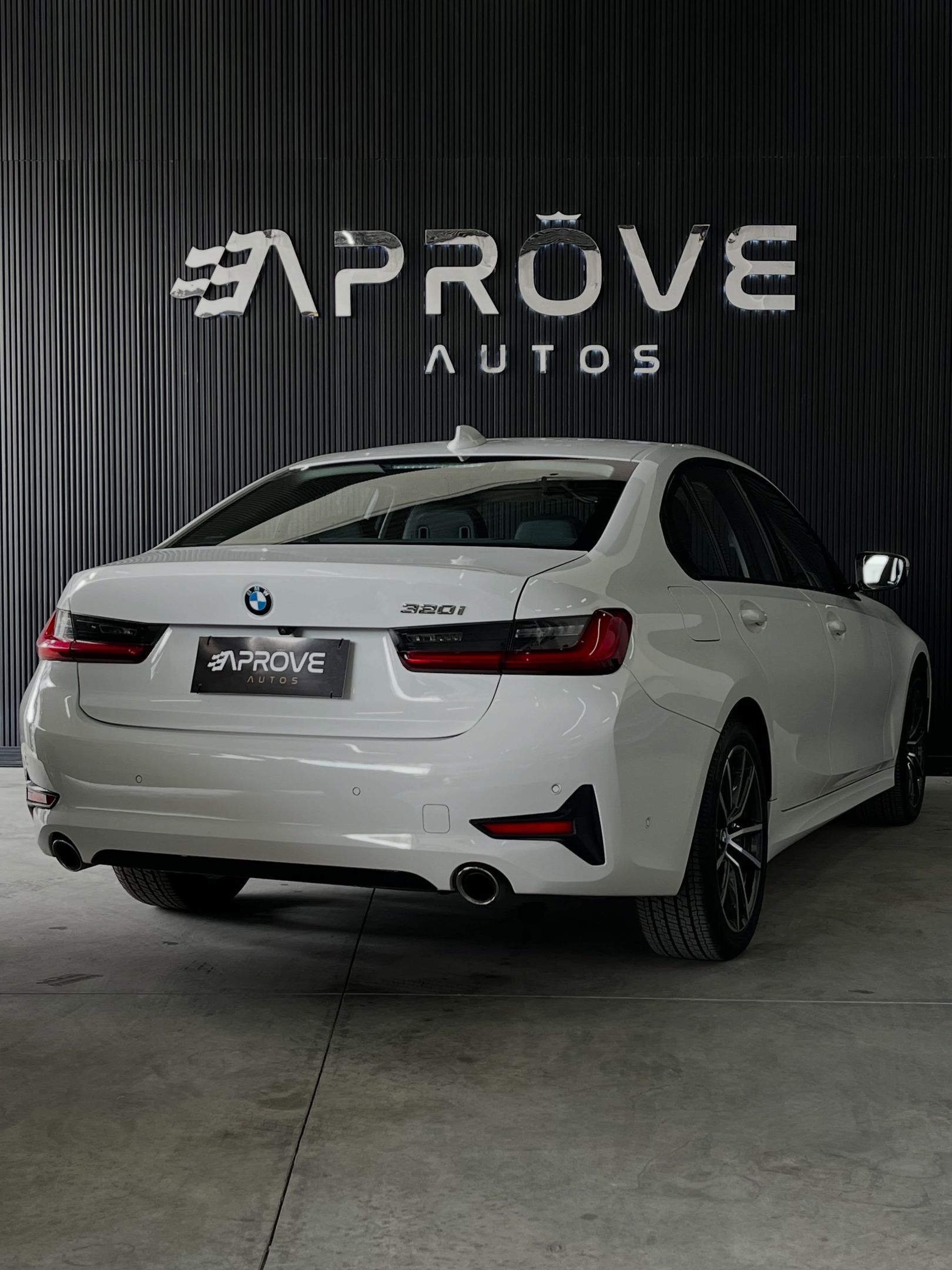 BMW 320i 5