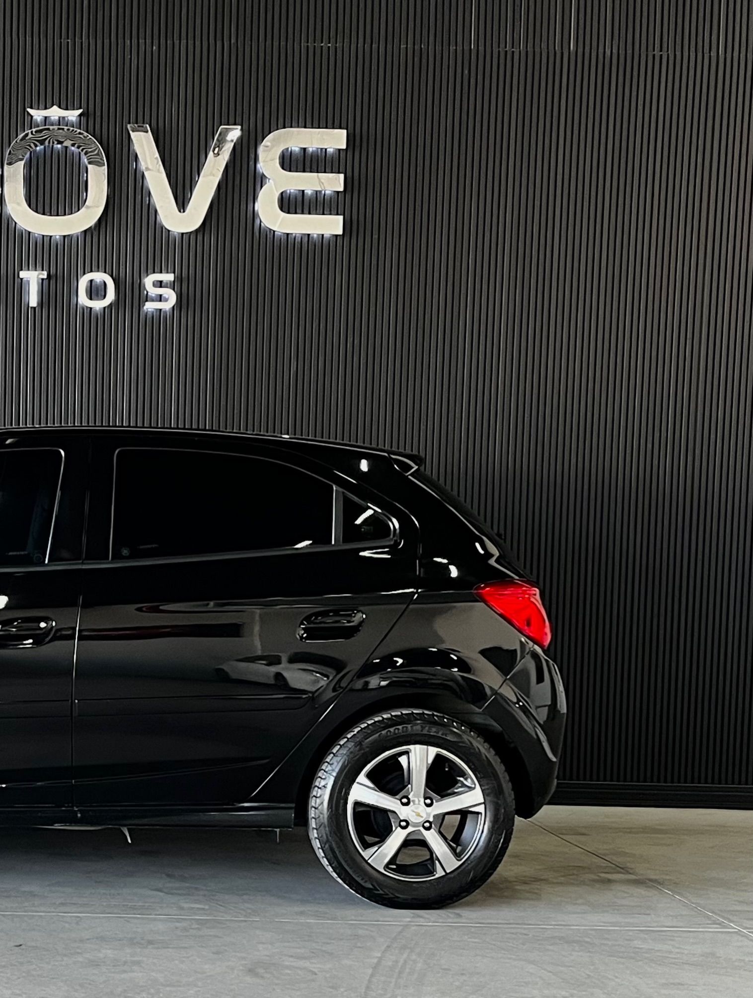 Chevrolet Onix 4