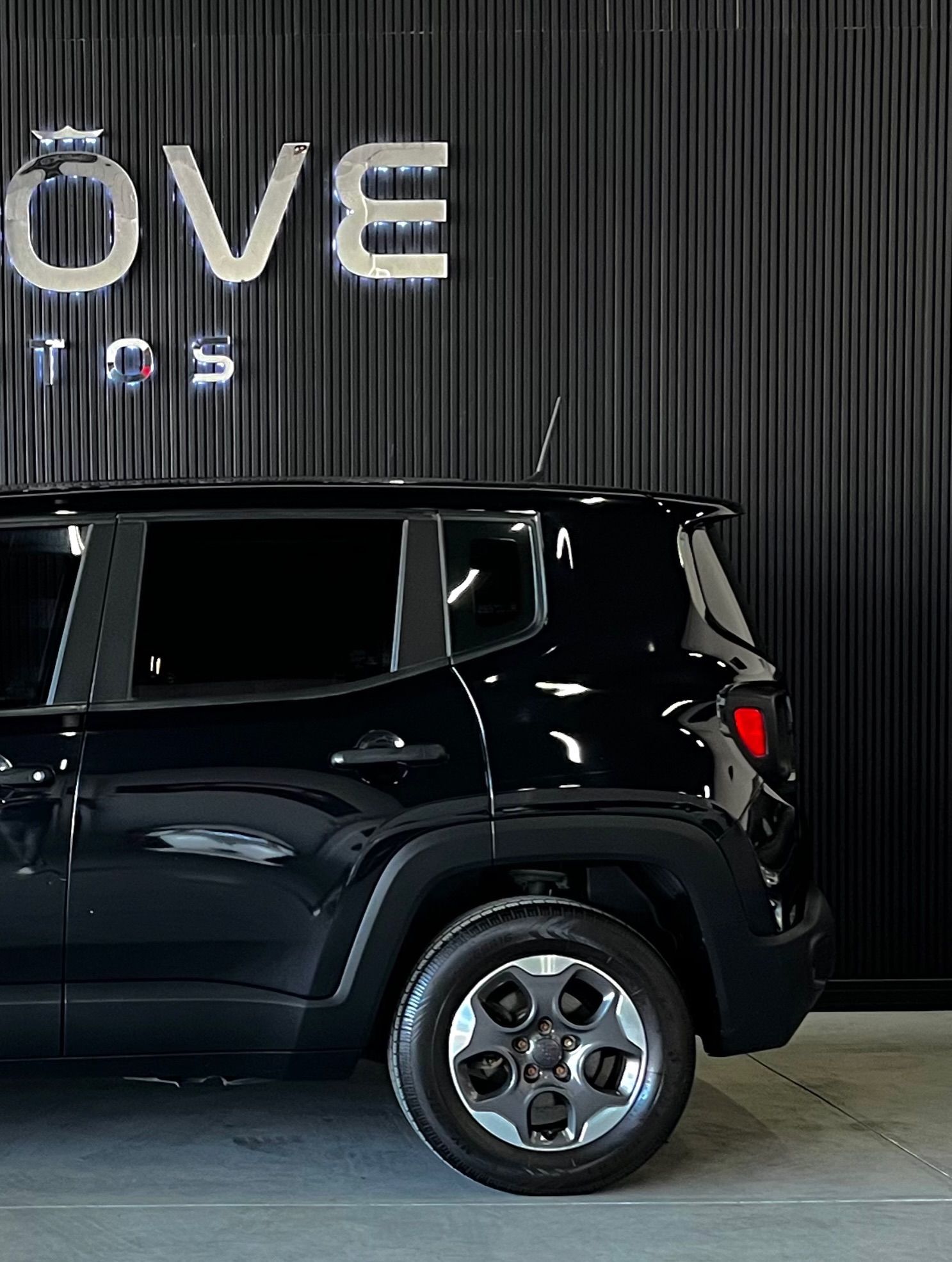 Jeep Renegade 4