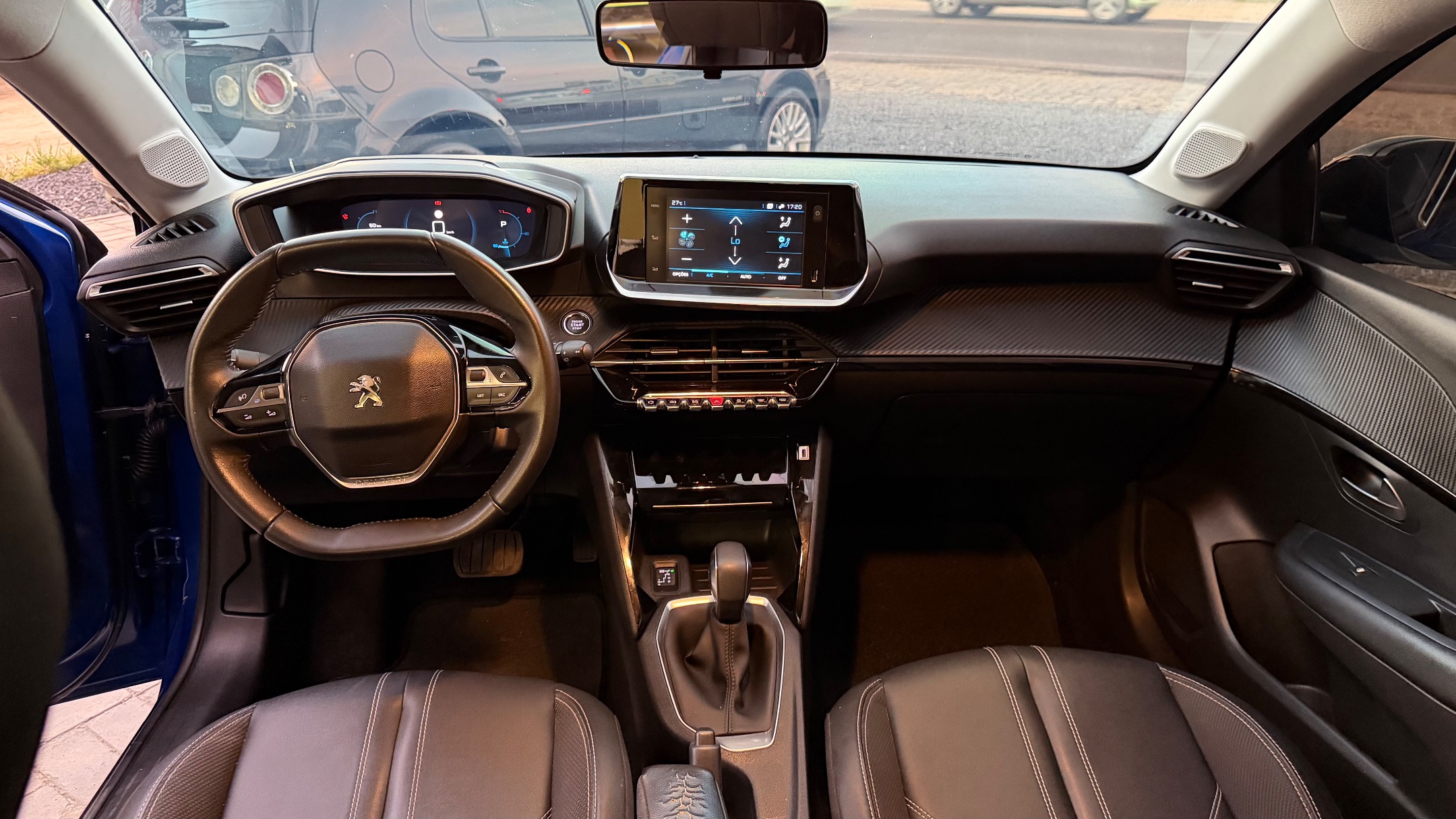 Peugeot 208 5