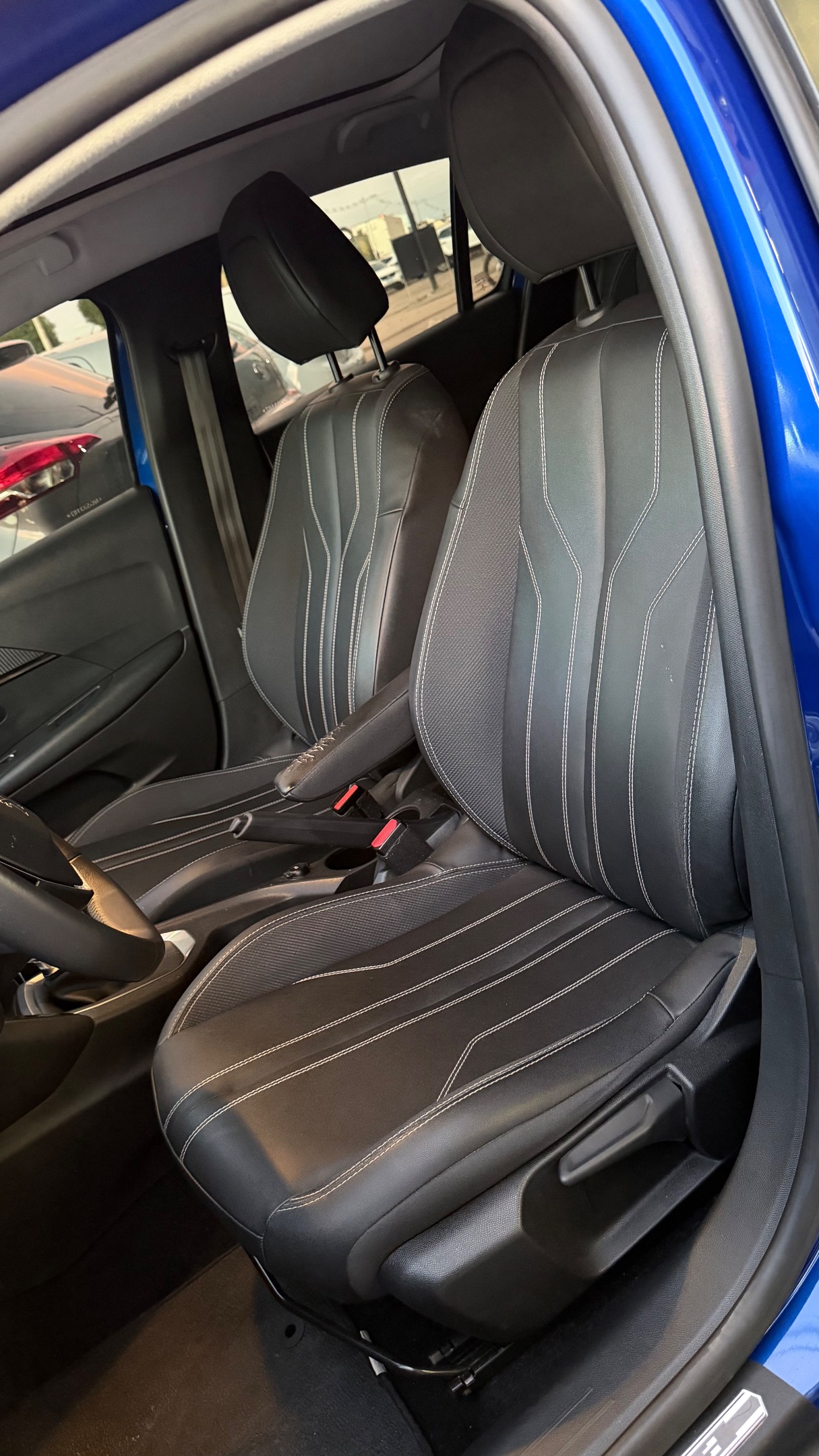 Peugeot 208 7