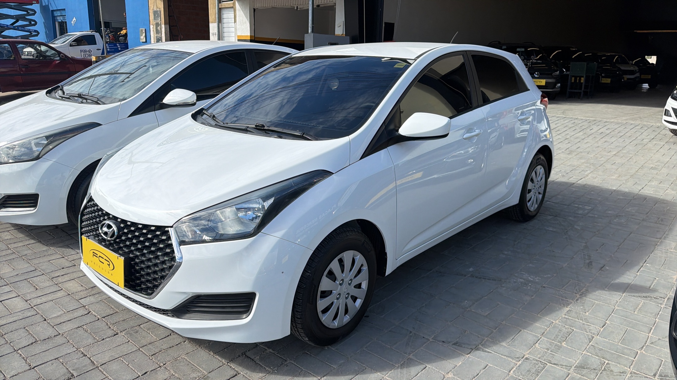 HYUNDAI HB20 3