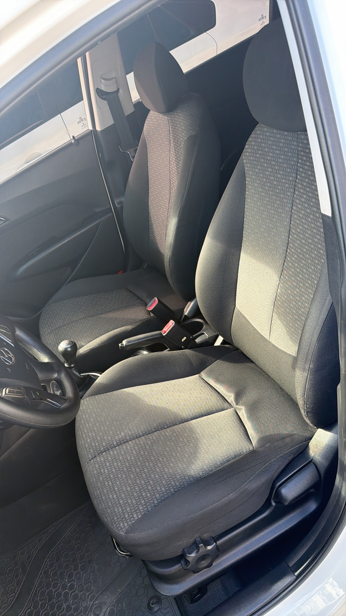 HYUNDAI HB20 6