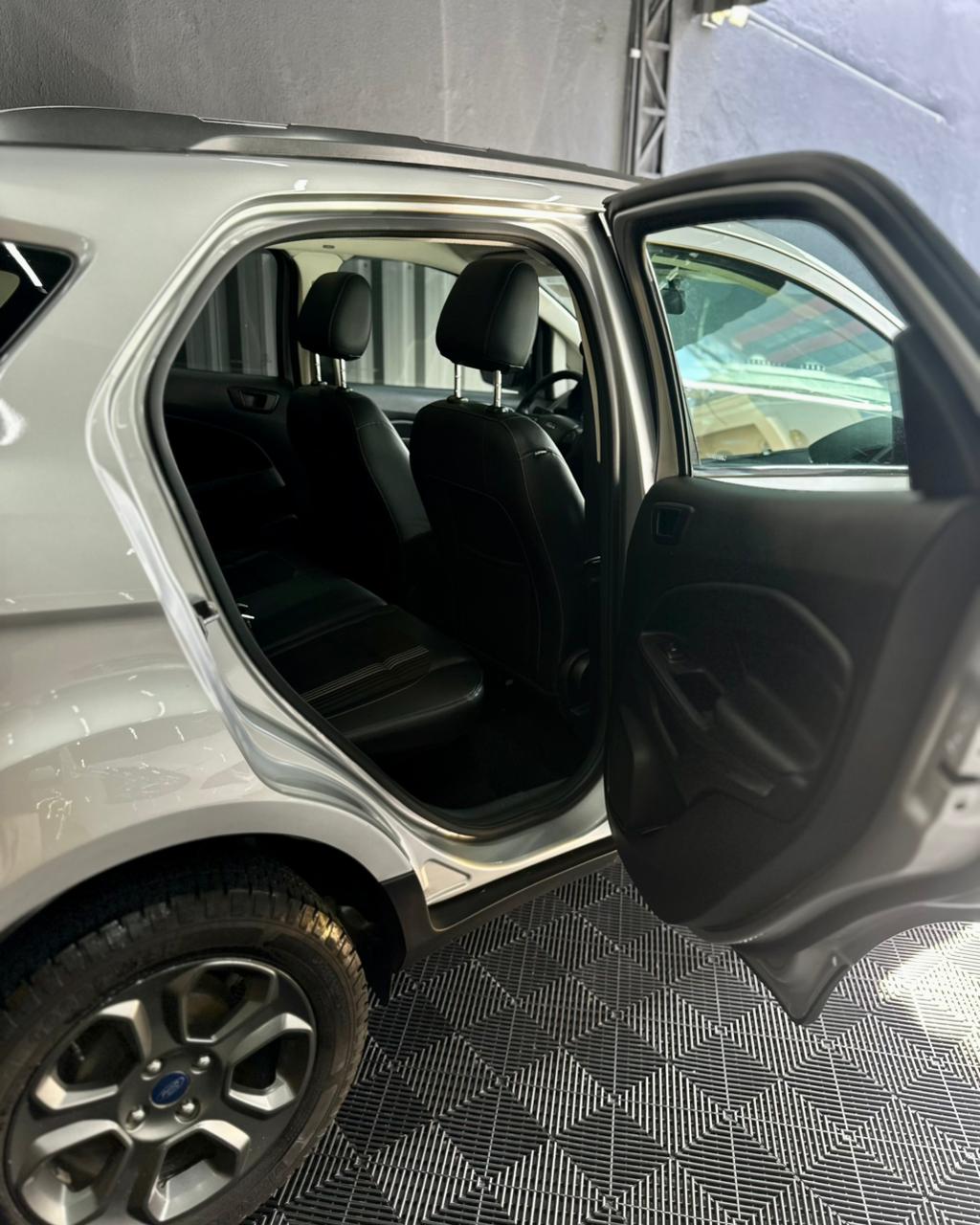 FORD ECOSPORT 8