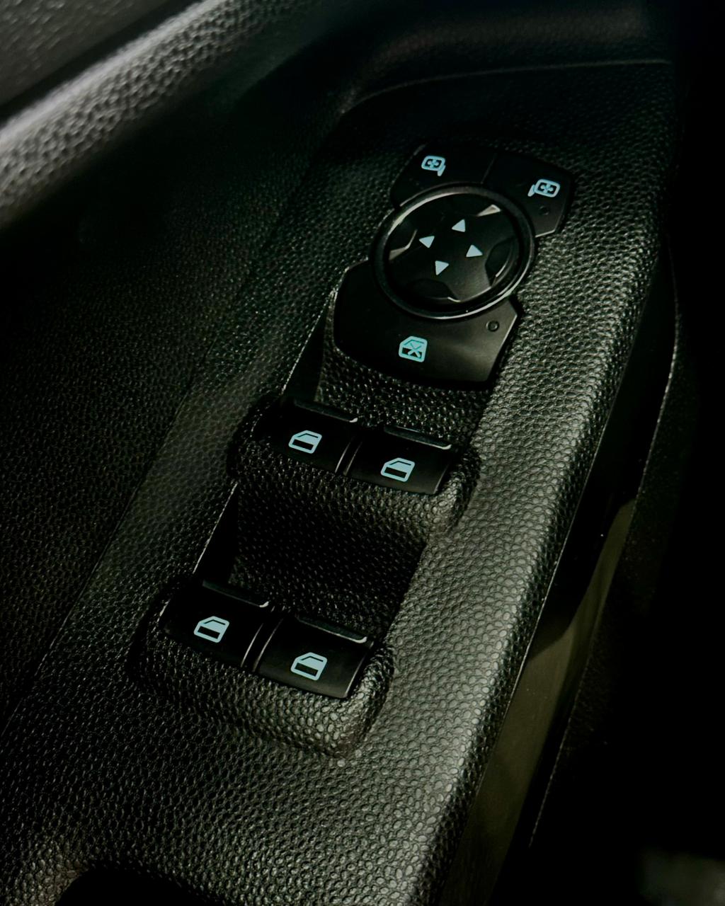FORD ECOSPORT 18