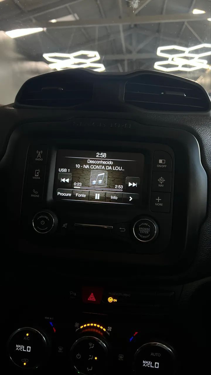 Jeep RENEGADE 3
