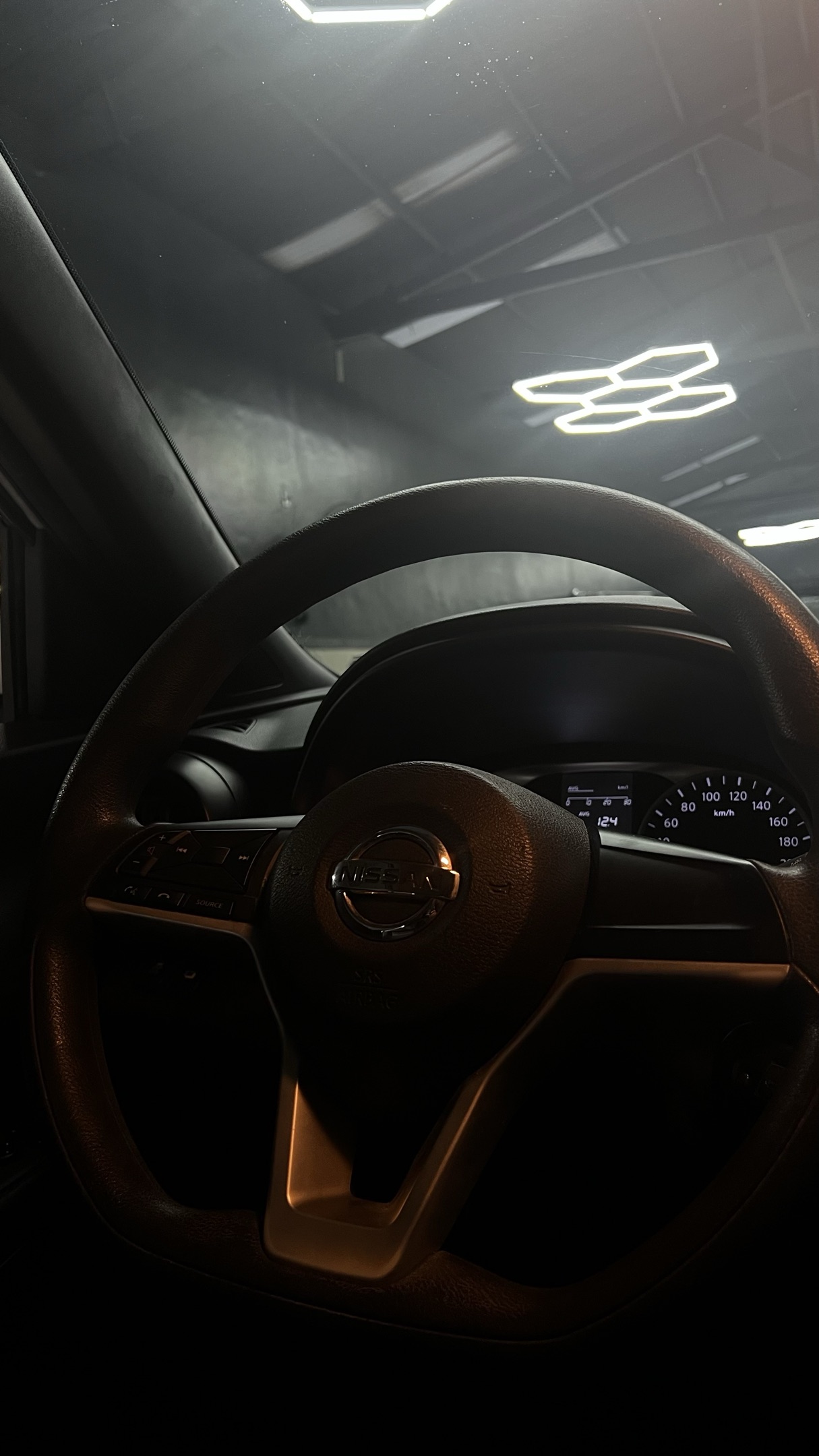 NISSAN KICKS 2