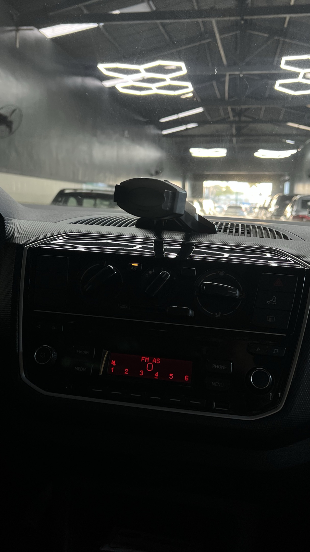 VOLKSWAGEN UP 3